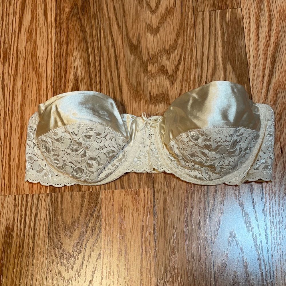 Vintage Strapless Lace bra Underwire - Picture 2 of 6